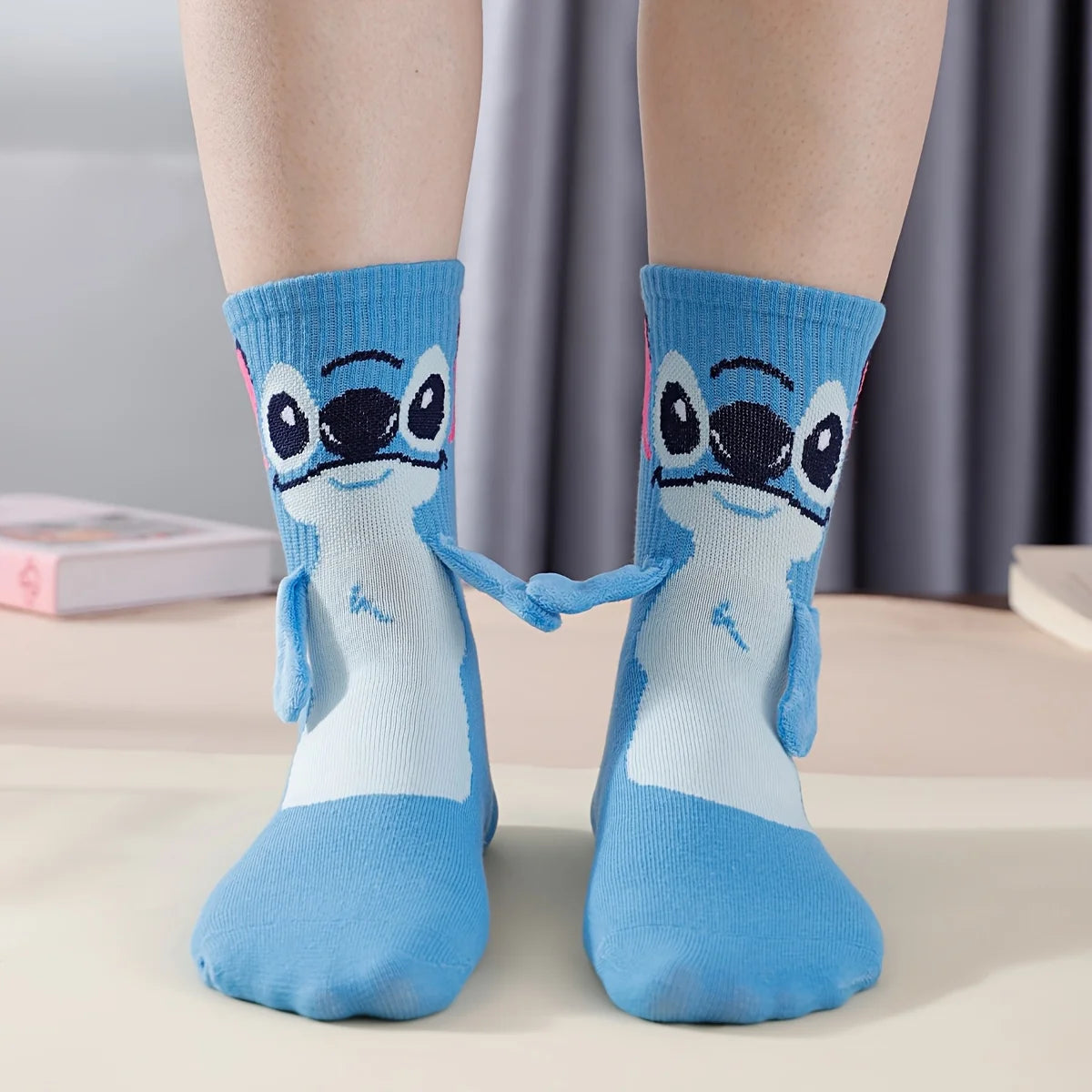 Meias Magnéticas de Casal Stitch - Mãos Dadas Disney